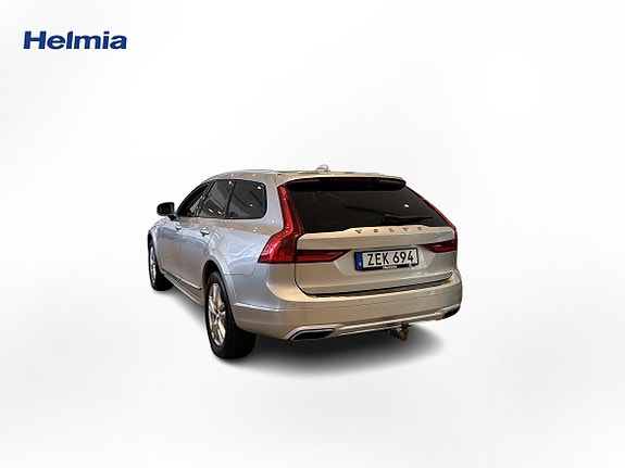 Volvo V90 Cross Country 3 of 13