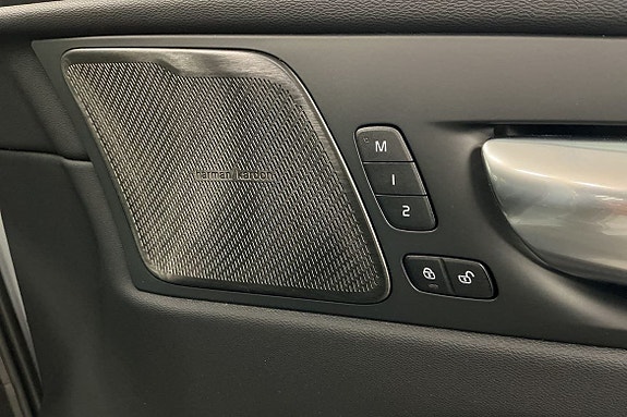 Volvo XC60 21 of 30