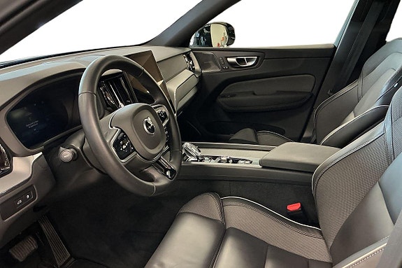 Volvo XC60 11 of 30