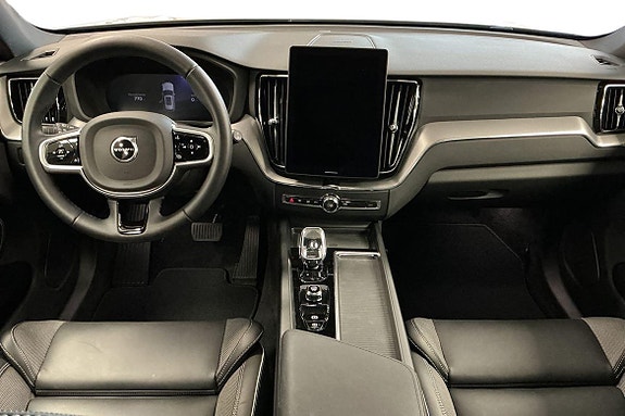 Volvo XC60 13 of 30