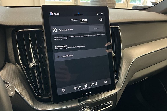 Volvo XC60 14 of 30