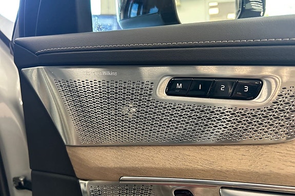 Volvo XC90 27 of 30