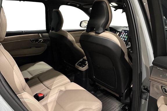 Volvo XC90 9 of 30