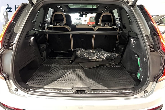 Volvo XC90 12 of 30