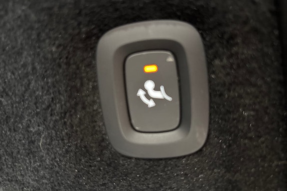 Volvo XC90 18 of 30