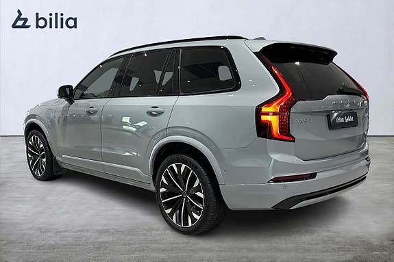 Volvo XC90 2 of 30