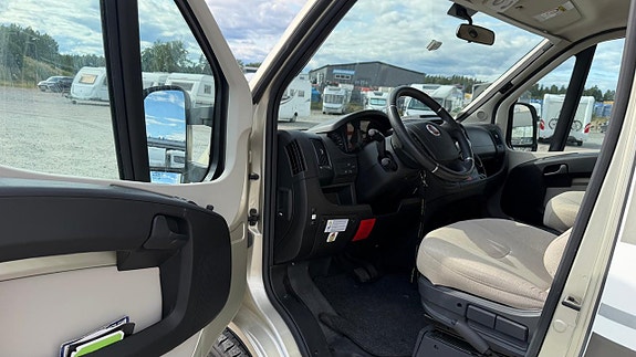 Hymer T 668 CL GOLDEN LIMITED Långbäddar / AC 20 of 30