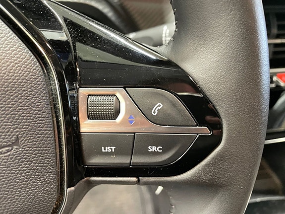 Peugeot 208 12 of 17