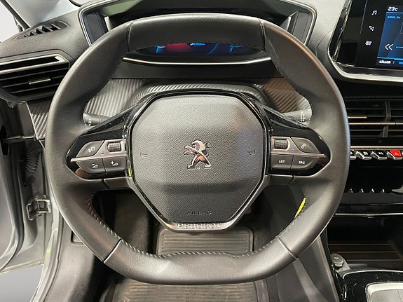 Peugeot 208 10 of 17