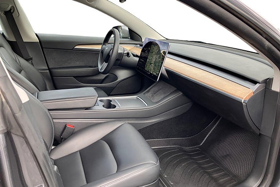 Tesla Model 3 17 of 22