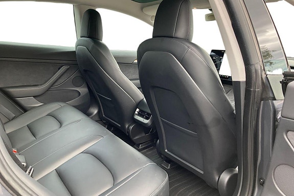Tesla Model 3 16 of 22
