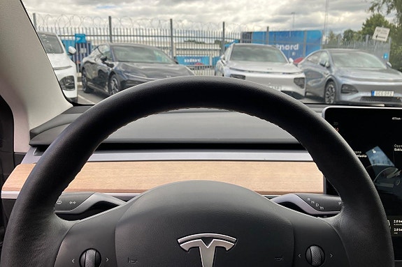 Tesla Model 3 11 of 22