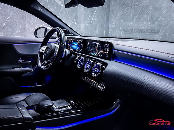 Mercedes-Benz CLA200 13 of 30