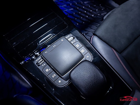 Mercedes-Benz CLA200 28 of 30