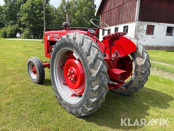 Veterantraktor McCormick BWD 6 2 of 6