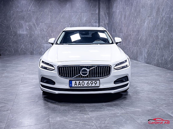 Volvo V90 2 of 29