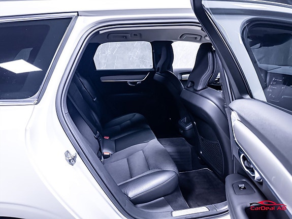 Volvo V90 16 of 29