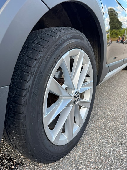 Volkswagen Golf Alltrack 11 of 11