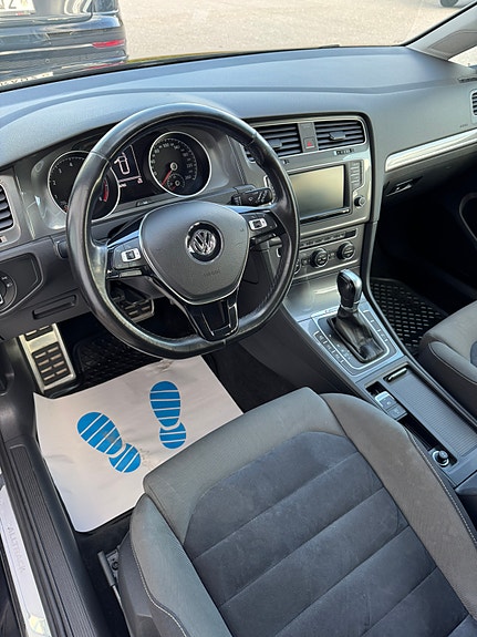 Volkswagen Golf Alltrack 7 of 11