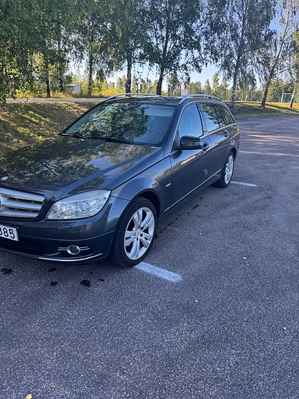 Mercedes-Benz C180 2 of 6