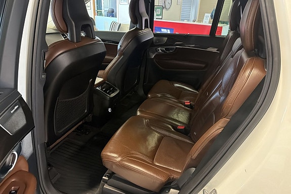 Volvo XC90 9 of 16