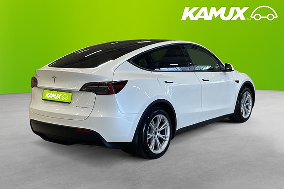 Tesla Model Y 4 of 14