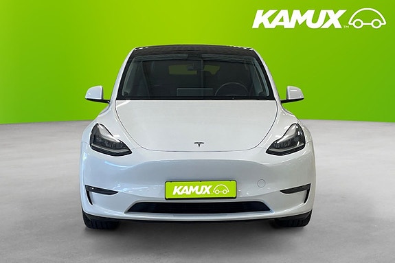 Tesla Model Y 6 of 14