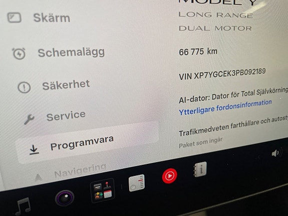 Tesla Model Y 11 of 14