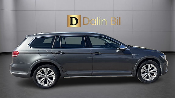 Volkswagen Passat Alltrack 7 of 14