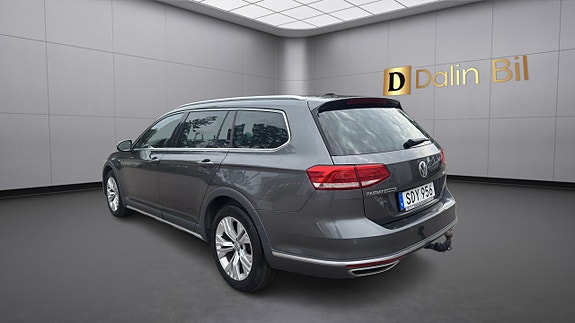 Volkswagen Passat Alltrack 3 of 14