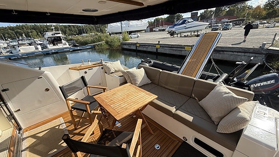Inkommande, Fairline Squadron 55 - 2010 7 of 17