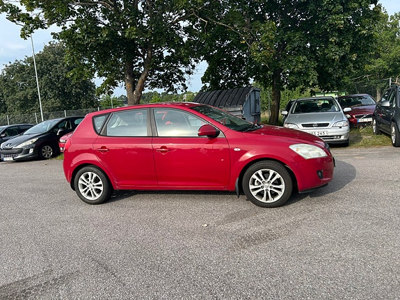 Kia Ceed 5 of 9