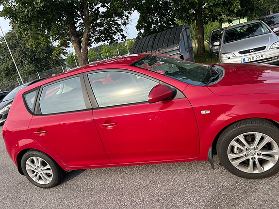 Kia Ceed 4 of 9