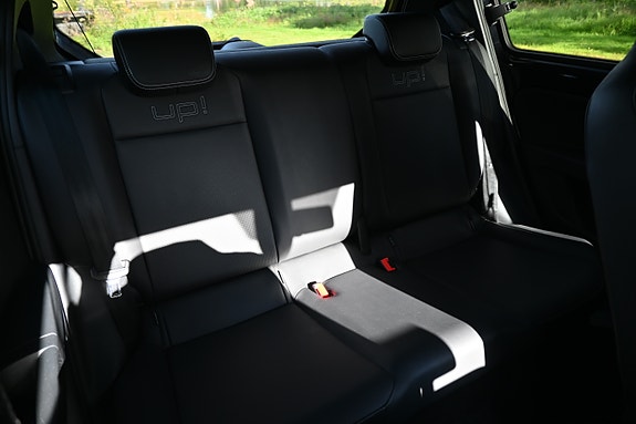 Volkswagen UP! 17 of 24