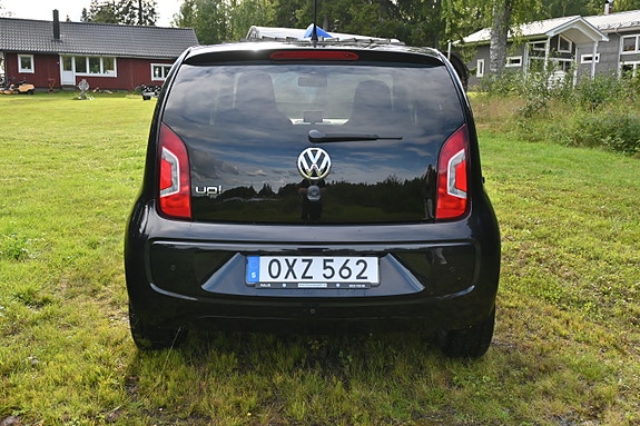 Volkswagen UP! 4 of 24