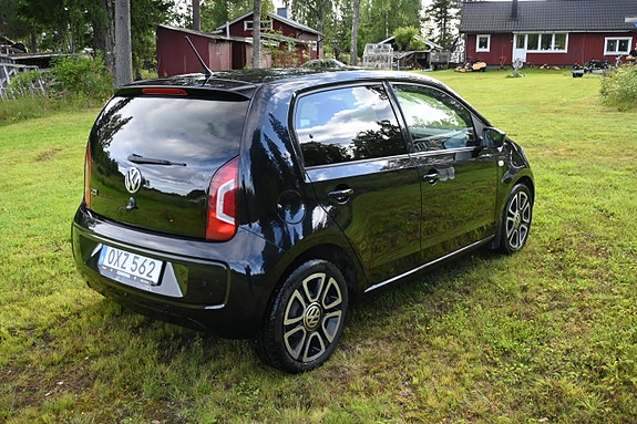 Volkswagen UP! 3 of 24