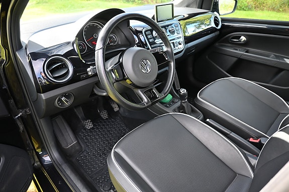 Volkswagen UP! 9 of 24