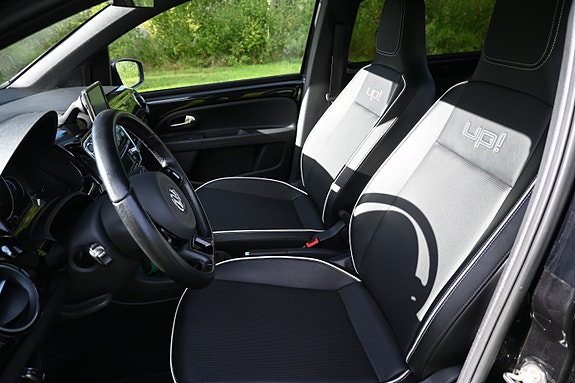 Volkswagen UP! 11 of 24