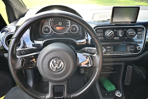Volkswagen UP! 18 of 24