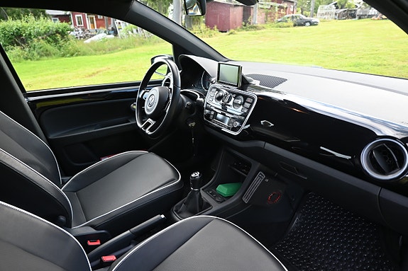 Volkswagen UP! 12 of 24