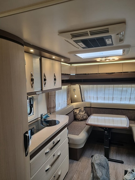 Hobby Prestige 650 KFU (Alde panna, AC, Golvvärme) 13 of 20