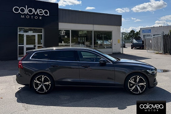 Volvo V60 2 of 15