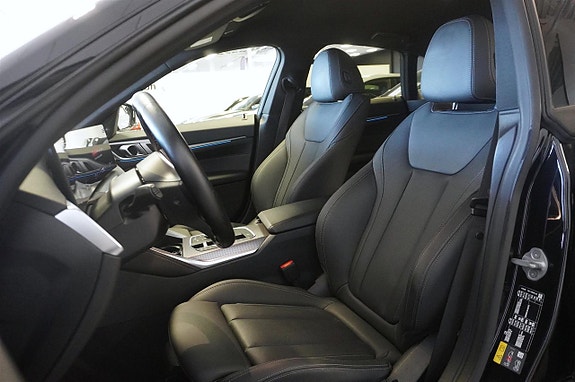 BMW i4 10 of 29
