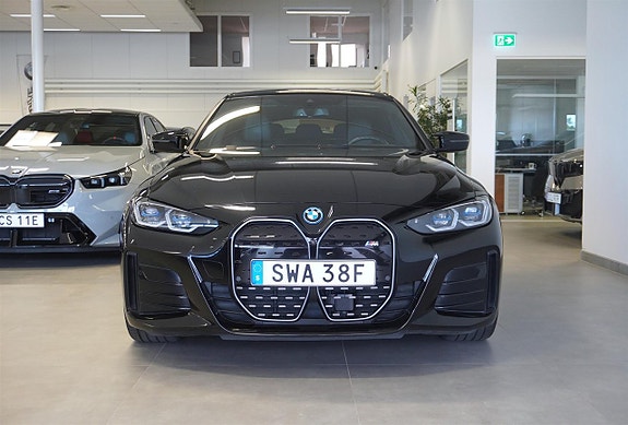 BMW i4 2 of 29