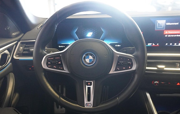 BMW i4 17 of 29