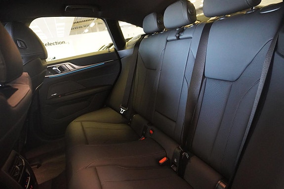 BMW i4 11 of 29