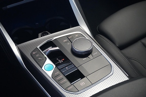 BMW i4 27 of 29