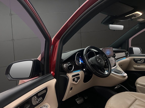 Mercedes-Benz V220 d 15 of 30