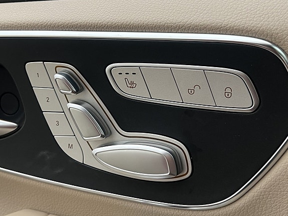 Mercedes-Benz V220 d 29 of 30