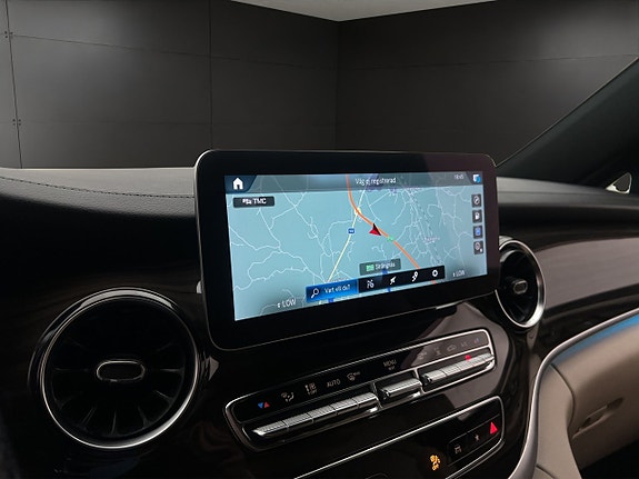 Mercedes-Benz V220 d 25 of 30
